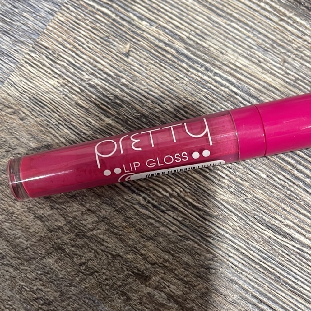 Lip gloss - Picture 2 of 3